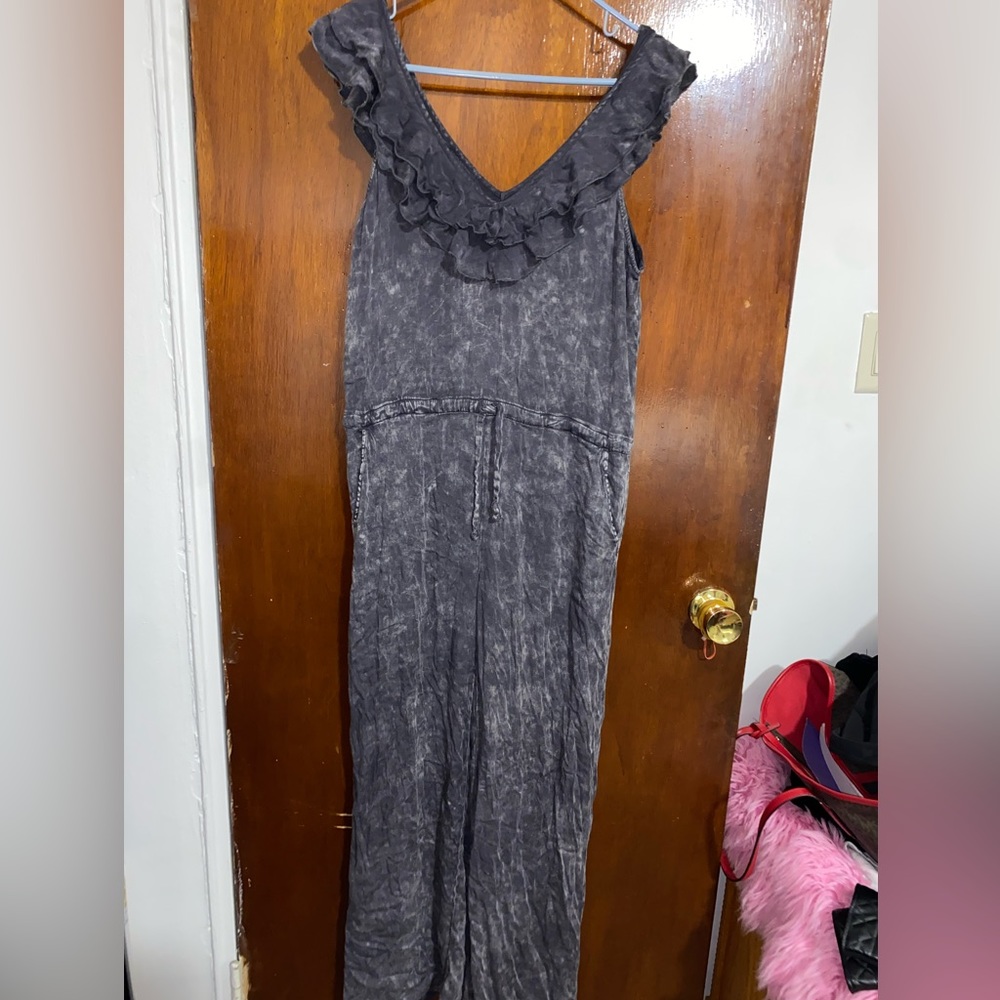 Distressed gray romper - Picture 2 of 2